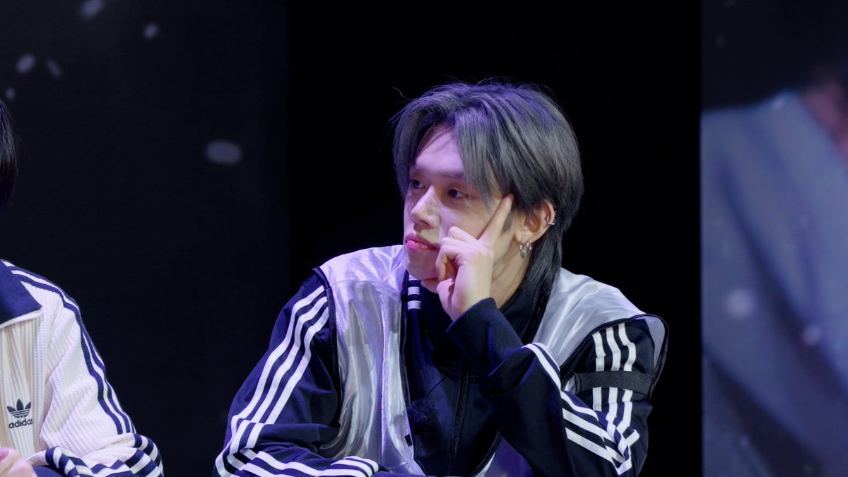 TXT_bighit's tweet image. [TO DO LIST📝]

세기의 대결! 수빈 vs 범규 
얼마나 유치하게 싸울지 기대되면 소리 질러~! 
((빨리 기다리기)))

잠시 후 오후 9시⏰ TO DO 에서 만나요!

#투모로우바이투게더 #TOMORROW_X_TOGETHER #TXT #TODO