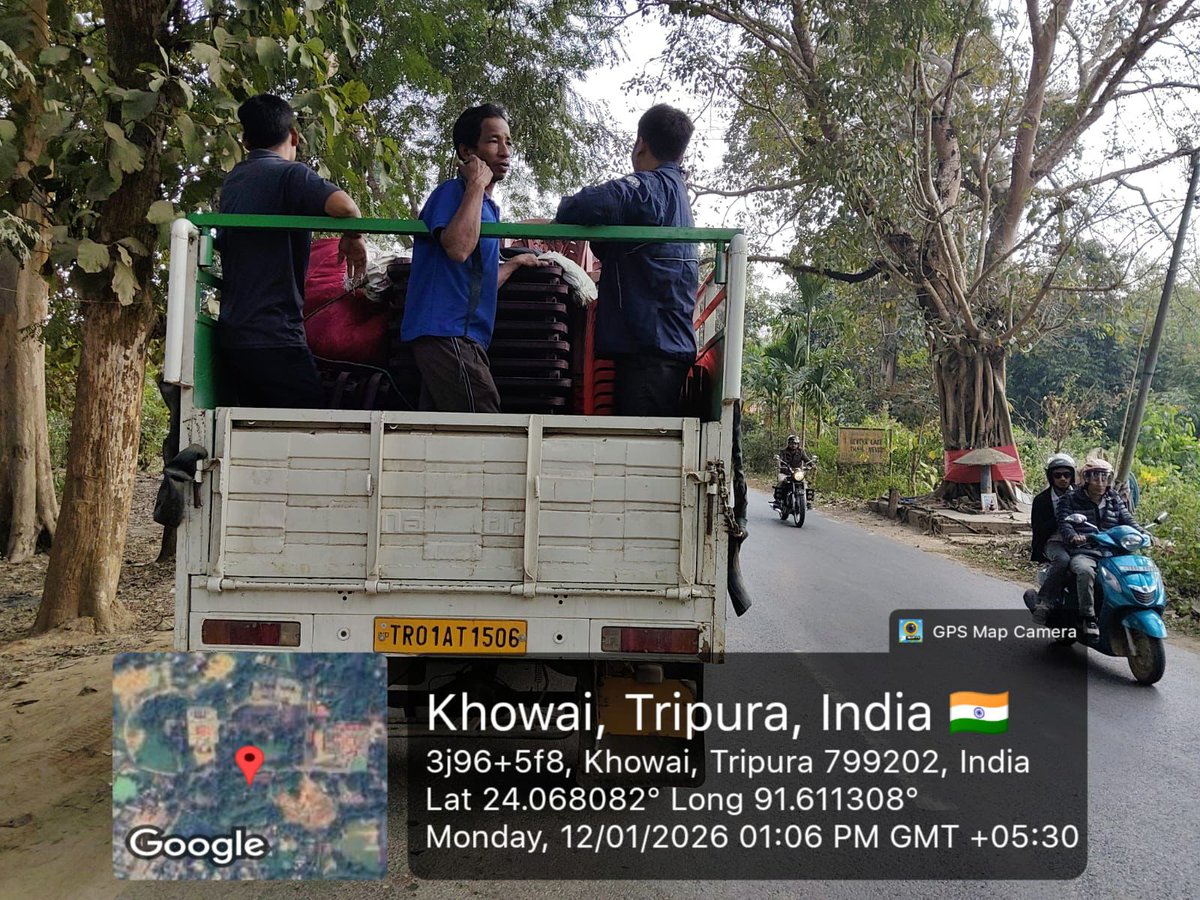 dmkhowai's tweet image. Enforcement Drive at Teliamura 🚔
MVI and DTO Khowai staff conducted an enforcement drive at Teliamura to ensure traffic rule compliance and promote road safety.
#EnforcementDrive #RoadSafety #DTOKhowai