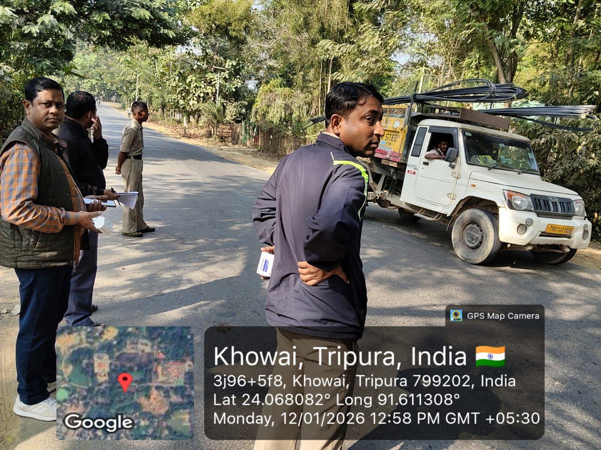 dmkhowai's tweet image. Enforcement Drive at Teliamura 🚔
MVI and DTO Khowai staff conducted an enforcement drive at Teliamura to ensure traffic rule compliance and promote road safety.
#EnforcementDrive #RoadSafety #DTOKhowai