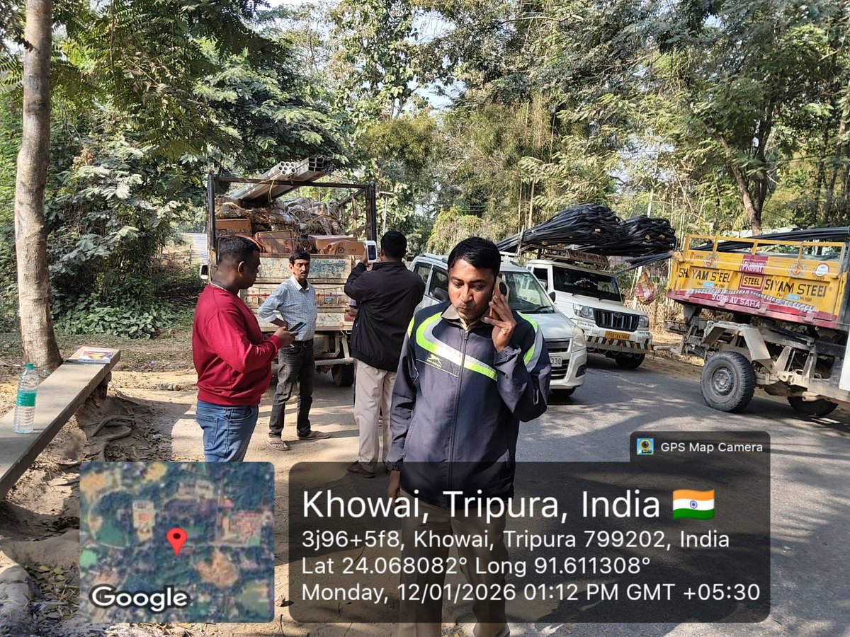 dmkhowai's tweet image. Enforcement Drive at Teliamura 🚔
MVI and DTO Khowai staff conducted an enforcement drive at Teliamura to ensure traffic rule compliance and promote road safety.
#EnforcementDrive #RoadSafety #DTOKhowai