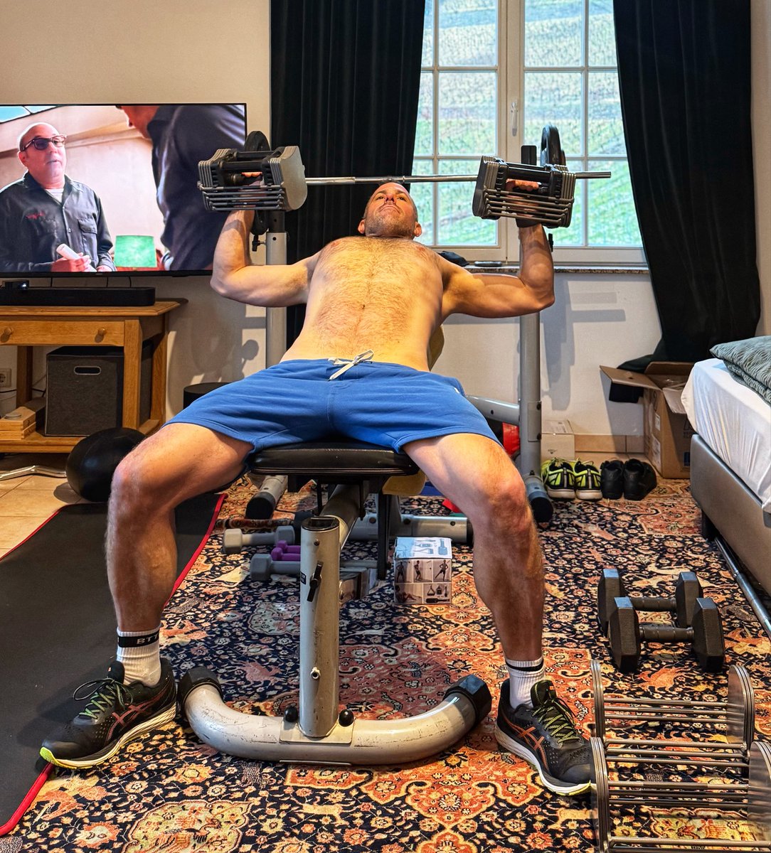 F2P82's tweet image. Homo Gym 🏋️💪🏳️‍🌈