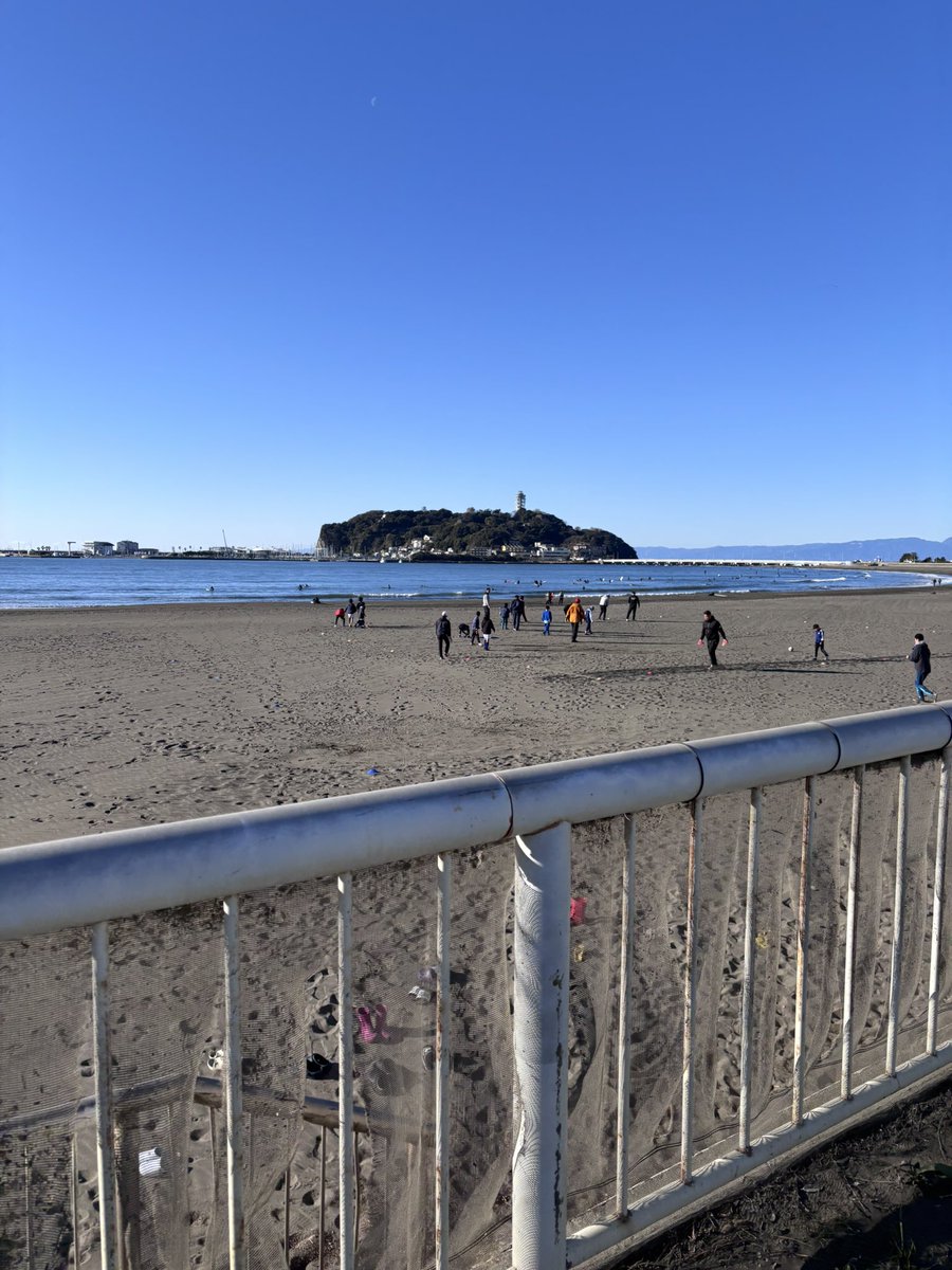1117ciii's tweet photo. 江ノ島ラン10km
日差しが暖かくて気持ちよく走れました🏖️
海ラン大好き!!!
ランチは帆立カレー🍛🍟
帰りにバターサンドも買えて大満足🍭
鎌倉のパタゴニアで欲しかったフリースもGET😆今日は最高🎊
食べてばっかりだな…🤔
明日も湘南に行くから楽しみ〜😍
#Pacificbakery
#珊瑚礁 https://t.co/CQPyCOaKWd