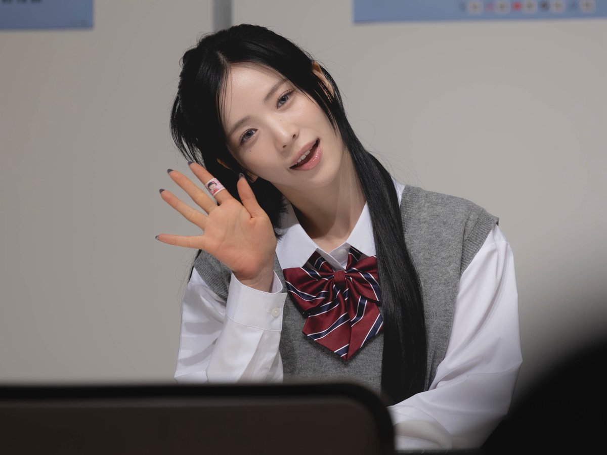 制服とてもお似合いです🥰💜 #NiziU #NiziU_オフラインイベント #NiziU