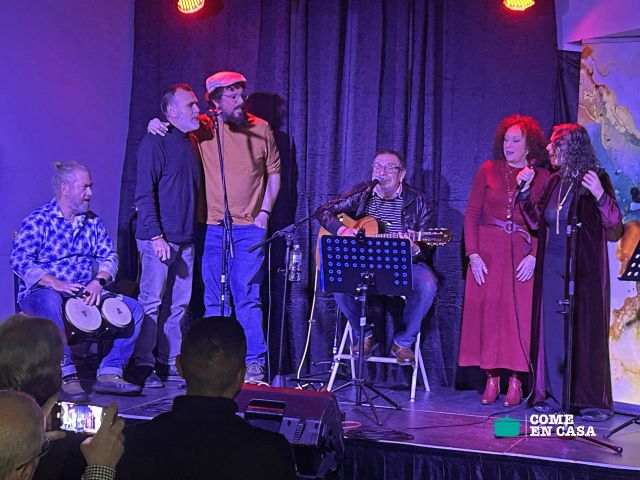 El pasado sábado, en la Asociación Amigos de Quiñones, en Cádiz, primer concierto del año. Alejo Martínez&amp;Amigos. Inolvidable!!
Aquí la crónica.
comeencasa.net/.../alejo-mart…