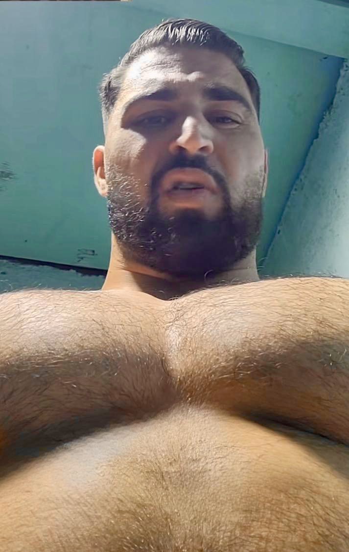 batojoon's tweet image. Just play!
Play being the biggest whore
Play being a cuckold 
Play being a toilet 
Play being dumb, empty vessel, cumdump 

Play is a mask you put on and remove
Without losing your light

Explore your desire 
And return stronger because you finally don’t care what others say