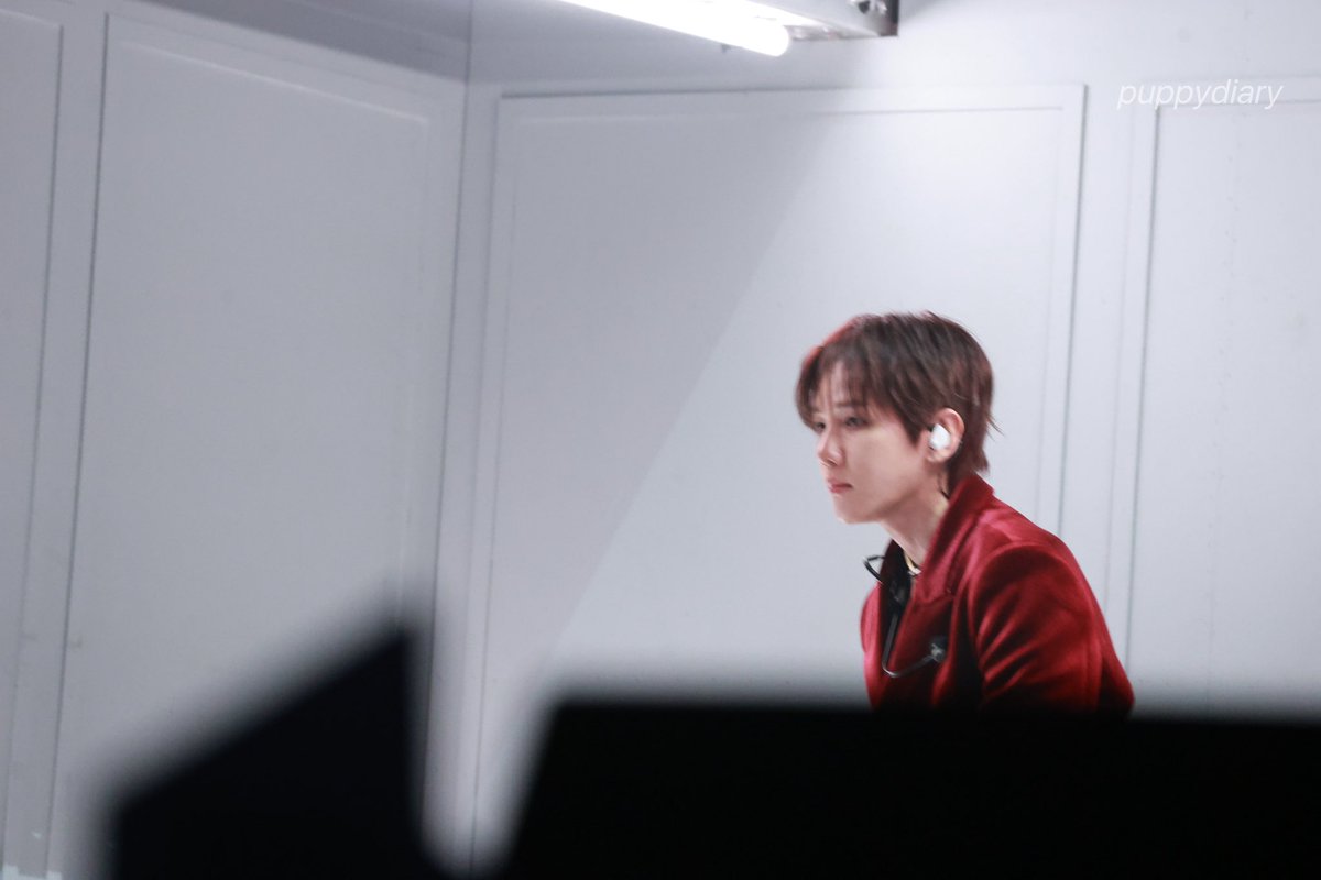 𝑹𝑬𝑽𝑬𝑹𝑰𝑬 𝑫𝑶𝑻 𝑫𝑨𝒀3

우울함은 재능이다 

𝒄𝒓𝒚 𝒇𝒐𝒓 𝒍𝒐𝒗𝒆 

#백현 #BAEKHYUN #伯贤 #ベッキョン
<a href="/B_hundred_Hyun/">Baekhyun_EXO</a>
