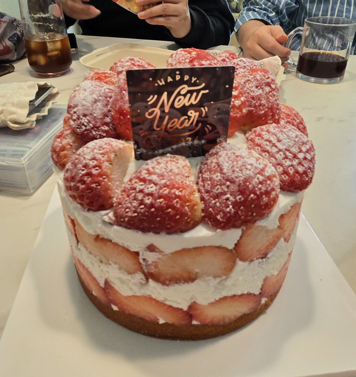 昨日はおもしろおかしいパジャマ新年会！推しのトレカでババ抜き、本当に面白かった🃏✨皆さん、遅くなりましたがあけましておめでとう御座います🥰今年もよろしくお願いいたします🙇‍♀️

<a href="/duo2404/">뚸,</a>