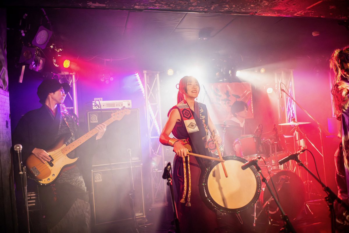 今更ですが…！！昨年末の #藤木屋祭り でジパングゲートさん<a href="/ZipanguGate/">ジパングゲート@撮影/動画/イベント</a> に撮っていただいたお写真が素敵すぎるので自慢させてください😍

ものすごい枚数撮ってくださっていて1ポストにのせきれないので続く↓