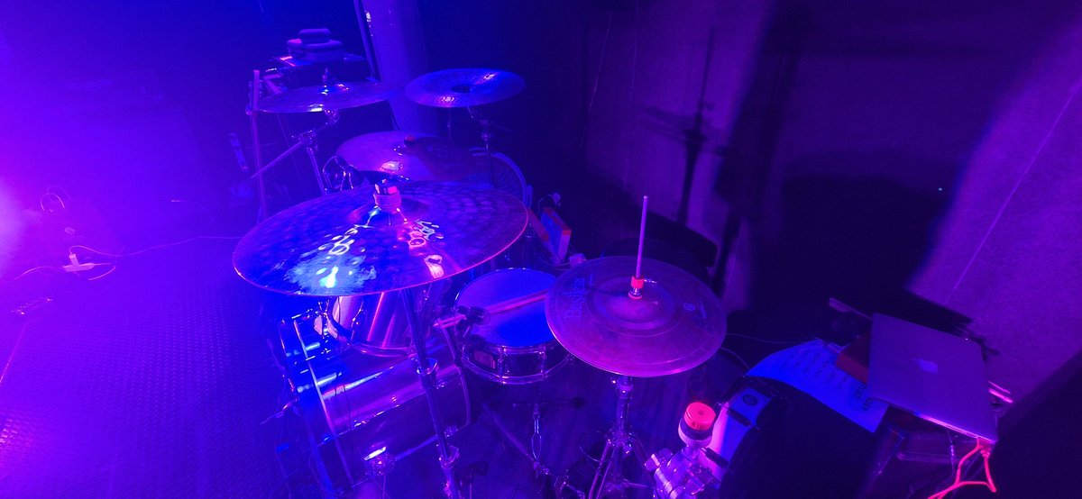 Springtension's tweet photo. 一昨日、ブサンのライブ楽しかった🎵 https://t.co/BGL7L3Gom1