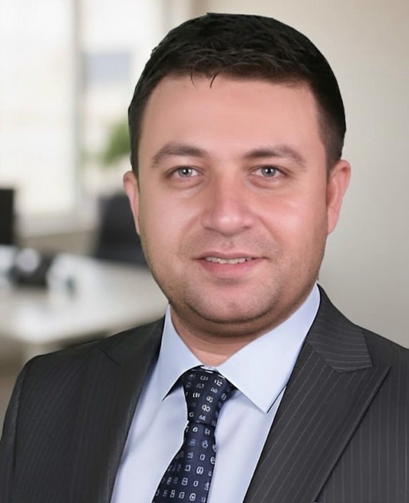 Bu halk bu topraklarda kendi evlatlarına ilk defa
zülmetmiyor . Tarihe bakmak lazım. Tarihte böyle kahramanlar çok vardır. En güzel eylem gülmektir