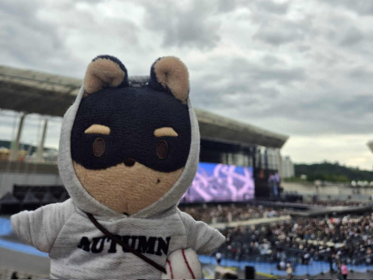 ⭒ ˚ ⊹ ₊도겸×승관 앨범발매 기념 event⊹ ₊ ˚ ⊹  ⭒

세븐틴 도겸, 승관 메보즈의 앨범 발매를 기념해 이벤트 진행합니다.

#RT 하신 분들 중 추첨을 통해 두분께 겸베르를 선물로 드려요🐶🍊

메보즈 앨범 많이 들어주세요❄️

#소야곡 #세븐틴 #도겸X승관 #메보즈 #도겸 #승관 #Blue