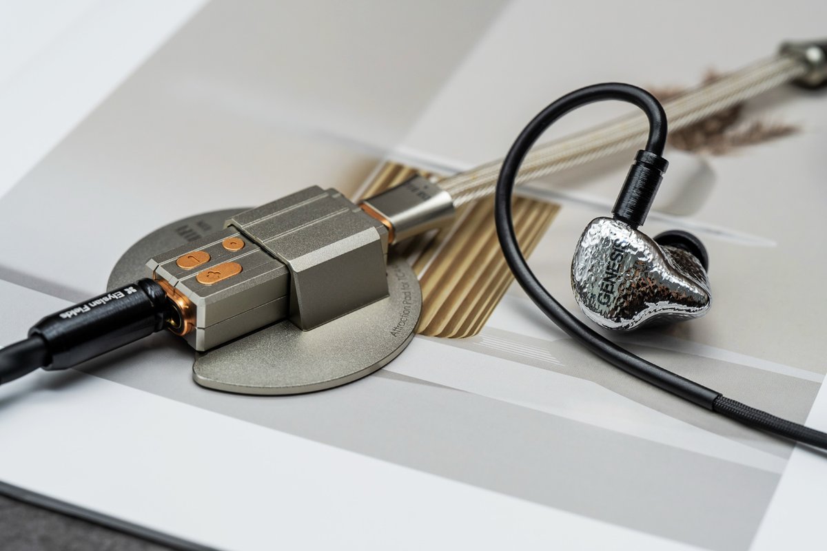 Wired for sound. 🔌🎸
👇 Interested in EAA's products?
🌐 Official: earacoustic-audio.com
🛒 AliExpress: aliexpress.com/store/11026996… (The Fragrant Zither Official Store)
#EarAcousticAudio #IEM #HIFI #WiredAudio #Classic