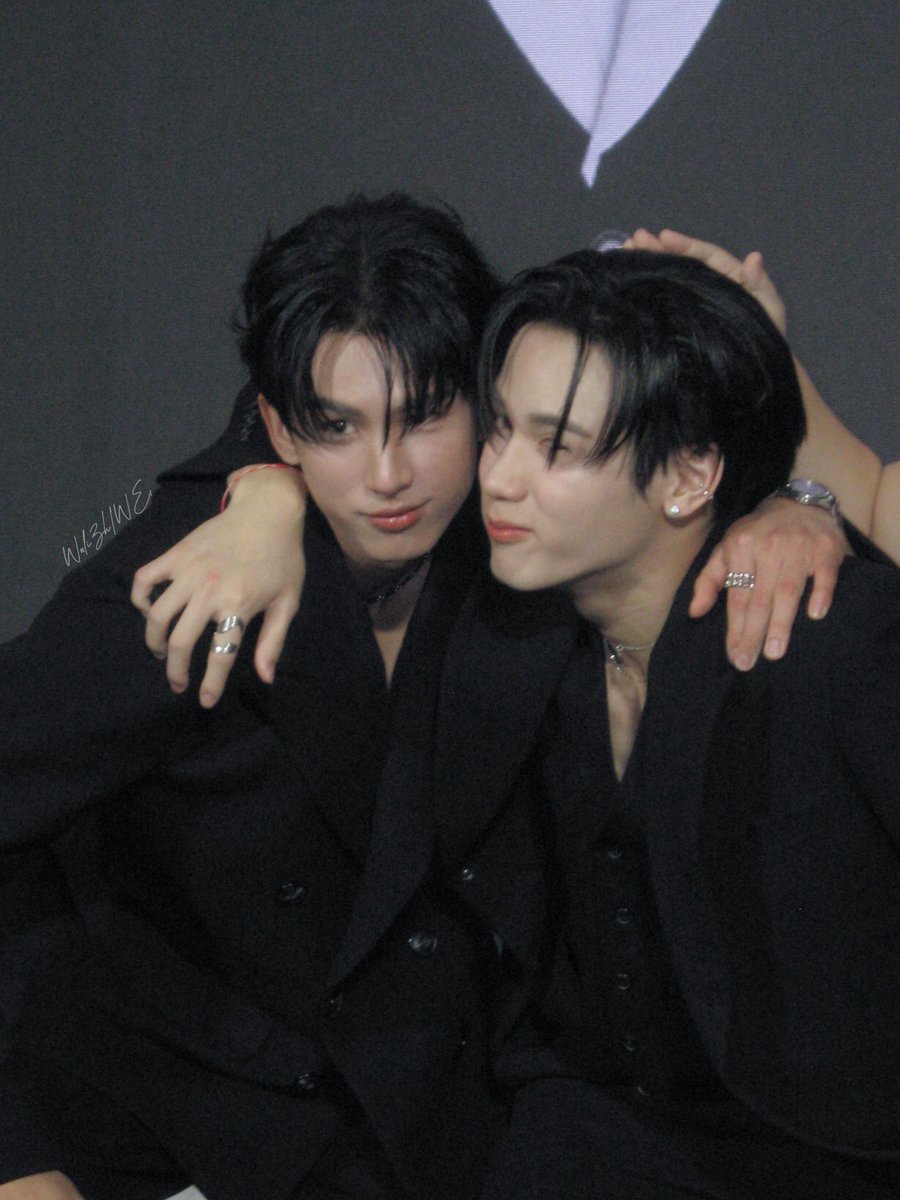 🌫️WuliZhIWE1💜 tweet media