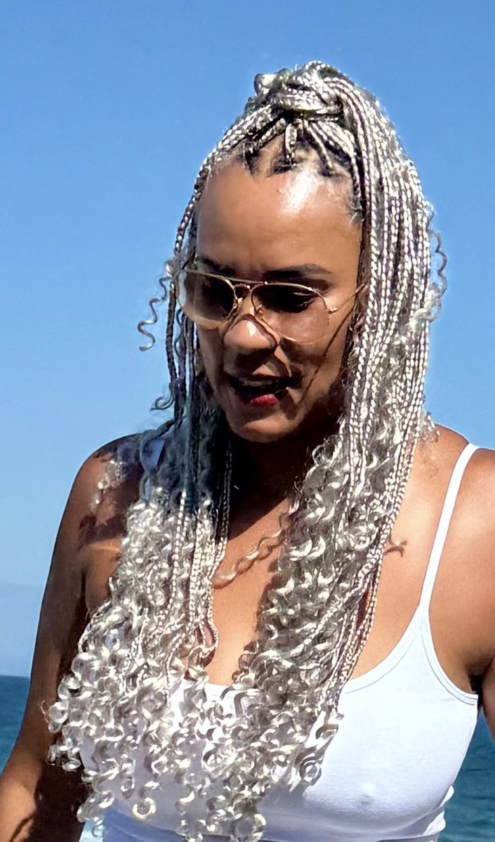 LeighMathys's tweet image. As wrap  up the summer break 😩 - I get access to my 1st X handle 🧐….. 101-years later 🫤 

Anywaysss…, I’m deactivating the @LeighAnnMathys 

And yes, the pic is just because its cute neh  😬