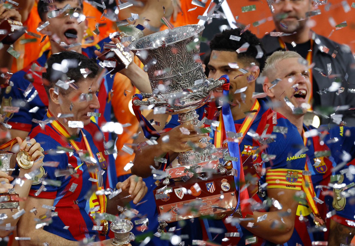 🇪🇸🏆 𝐋𝐞 𝐅𝐂 𝐁𝐚𝐫𝐜𝐞𝐥𝐨𝐧𝐞 𝐚 𝐫𝐞𝐦𝐩𝐨𝐫𝐭𝐞́ 𝐡𝐢𝐞𝐫 𝐬𝐨𝐢𝐫 𝐬𝐨𝐧 𝟒𝟏𝐞𝐦𝐞 𝐭𝐫𝐨𝐩𝐡𝐞́𝐞 𝐝𝐮 𝐗𝐗𝐈𝐞 𝐬𝐢𝐞̀𝐜𝐥𝐞 !

🏆12X LaLiga
🏆8X Coupe d'Espagne
🏆11X Supercoupe d'Espagne
🏆4X Champions League
🏆3X Coupe du Monde des clubs
🏆3X Supercoupe de l'UEFA

👉
