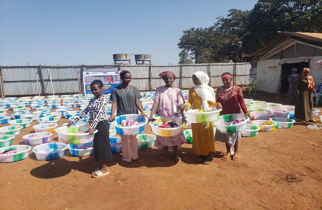 UNHCREthiopia's tweet image. Periods do not stop in emergencies.  

Thanks to 🇪🇺 IM3 Project, +12,000 displaced women and girls in Afar, Amhara, Benishangul-Gumuz &amp;amp; Tigray now have menstrual health kits to manage their periods safely and with dignity.

🙏🏽@EUinEthiopia @DicacRAAD @planethiopia @IHSethiopia