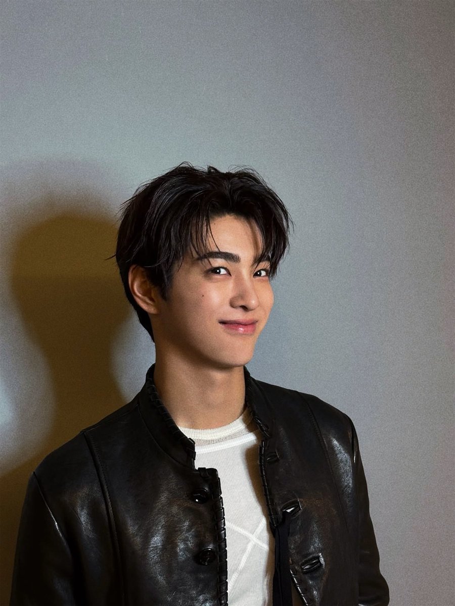 fileskeonho's tweet image. #keonho 2 side of him