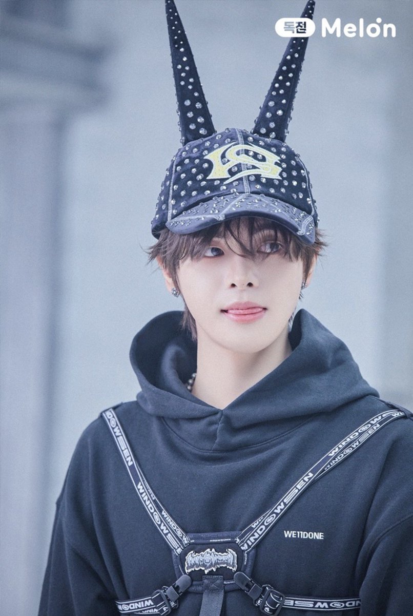 リオちゃんツノつけて😭😭😭なにこの生き物😭😭😭😭😭😭