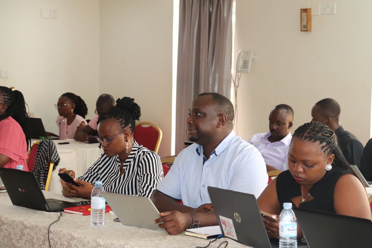 FRAUGANDA's tweet photo. @FRAUGANDA under the #CASCADEProject, and in patternship with @CSBAGUGANDA co-convened a 2-day CSO Retreat on the National Budget Framework Paper (#NBFP) 2026/27, creating a platform for CSOs to analyze the budget paper and propose alternative, evidence-based recommendations.

The Secretariat provided technical expertise on #Agro-Industrialization (#Nutrition) and #NaturalResources programmes, leading to the development of 3 CSO position papers to be presented to relevant Parliamentary Committees.

#BudgetAdvocacy #PublicFinance #CSOs #Nutrition #NaturalResources #FiscalPolicy