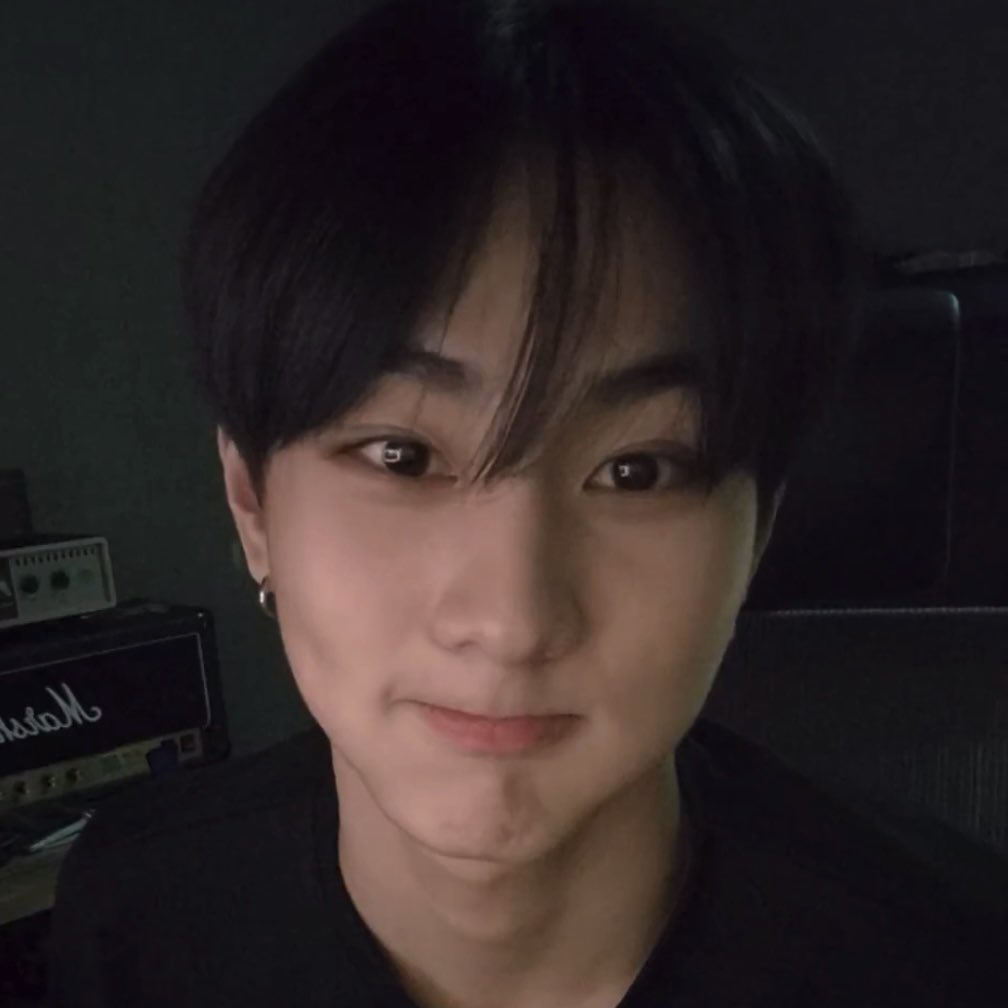 jjungarchive's tweet photo. he's not cute anymore >.< https://t.co/DkbIuO1HtA