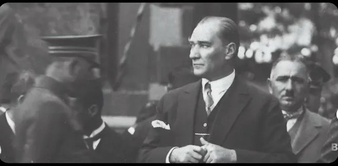 “Atatürk dine değil, cehalete mesafeliydi.”