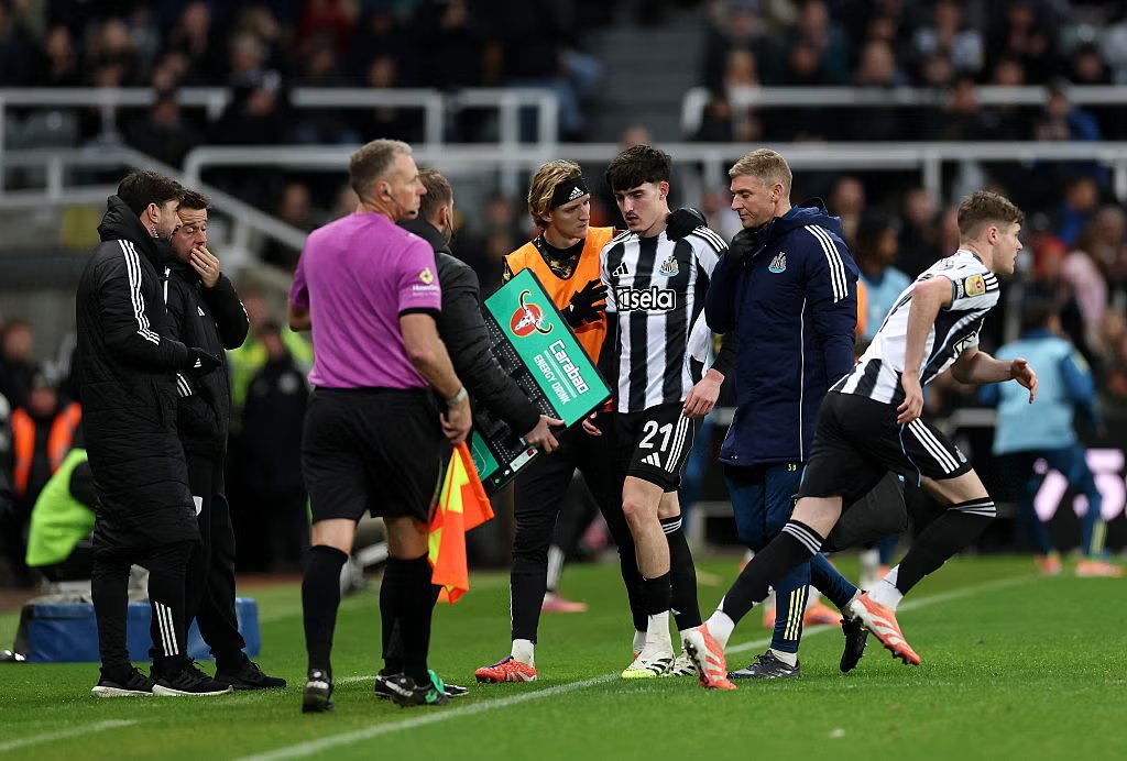 CraigHope_DM's tweet image. 🚨 NUFC TEAM NEWS... 

🩻 Tino Livramento to have scan on hamstring today &amp;amp; full extent of injury will be known. After that decision will be made on transfer plan

❓ Anthony Elanga &amp;amp; Jacob Murphy have a chance for tomorrow

⌛️ Dan Burn a "couple of weeks" away