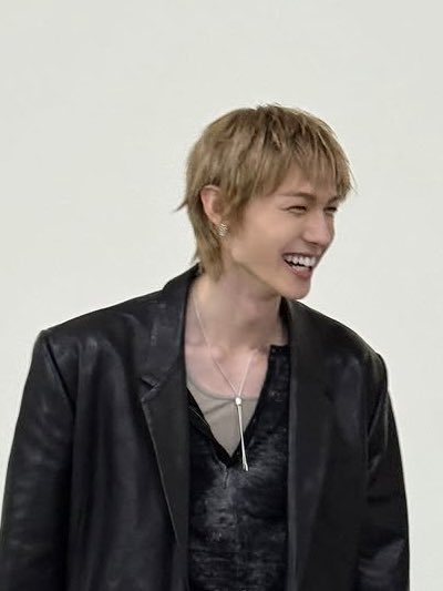 swagkercii's tweet image. ยิ้มทีโลกสดใสเป็นแบบนี้สินะ น่ารักมาก ㅠ ㅠ♡