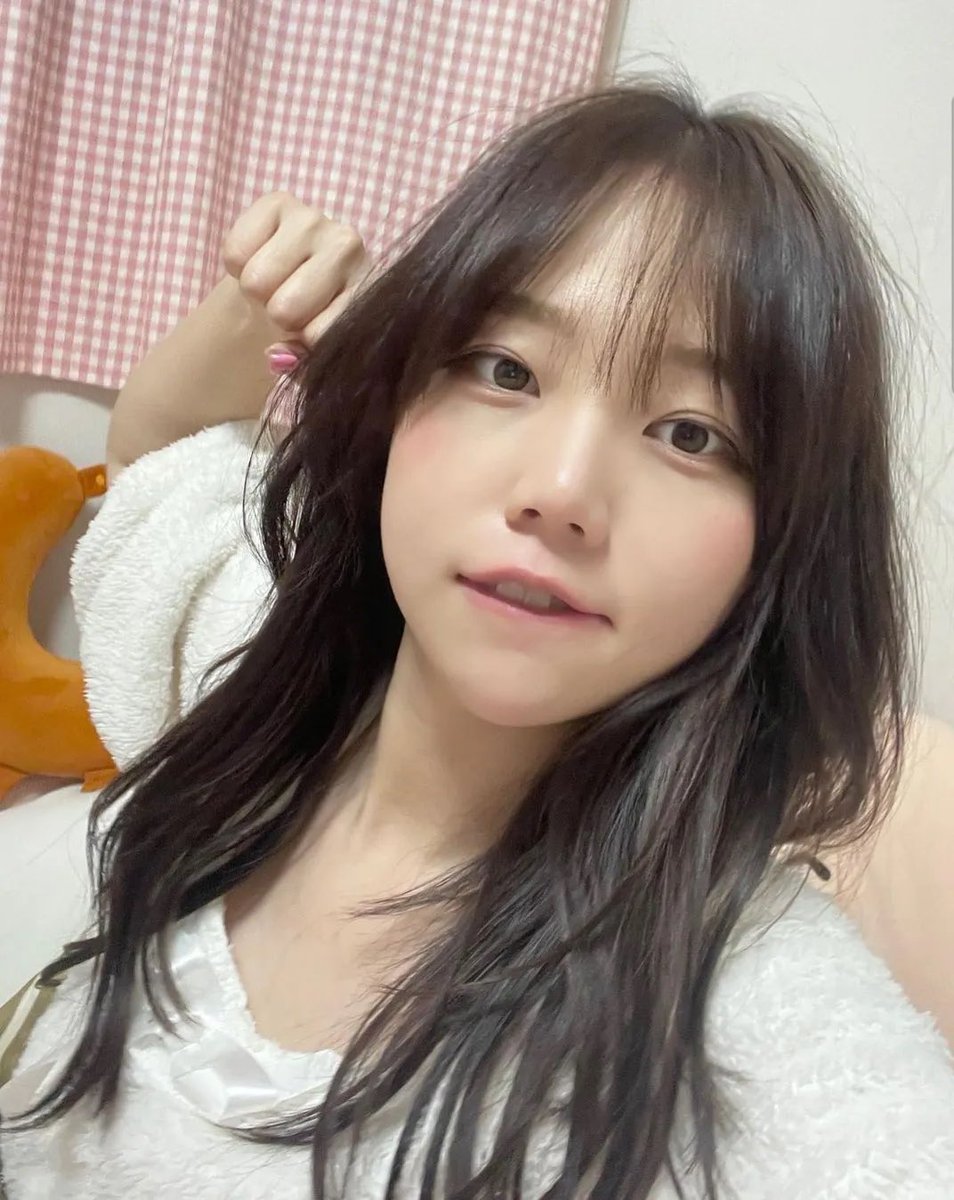 환율 때문에 힘들다면. 이렇게 생각해보자. 1달러가 1600원 1850원 2150원이 되면. 어쨌건 숫자가 커지는 거니까. 숫자 큰게  짱짱쎔. 루삥뽕. 원화 짱쎔. 대한민국 짱쎔.