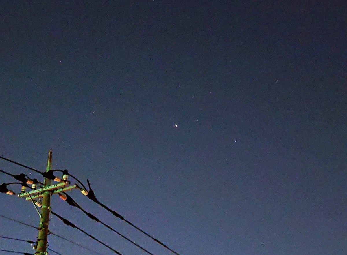 telecasting1's tweet photo. 見えないやろな〜って見てたら見えました🤗ラッキー！
#ISS #きぼう https://t.co/AS6vpLuQpT
