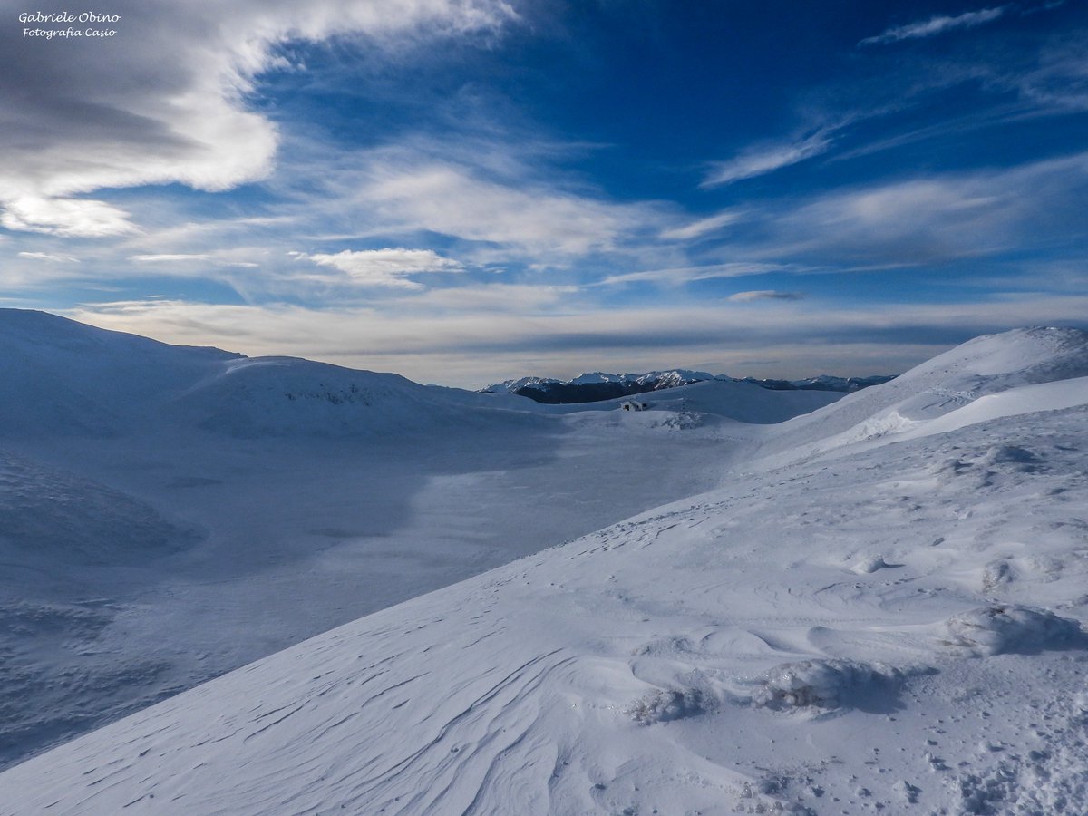 Il Lago Scaffaiolo, sommerso da un candido mantello di neve bianca, è la cosa più bella che vedrete oggi 😍

Ph Gabriele Obino