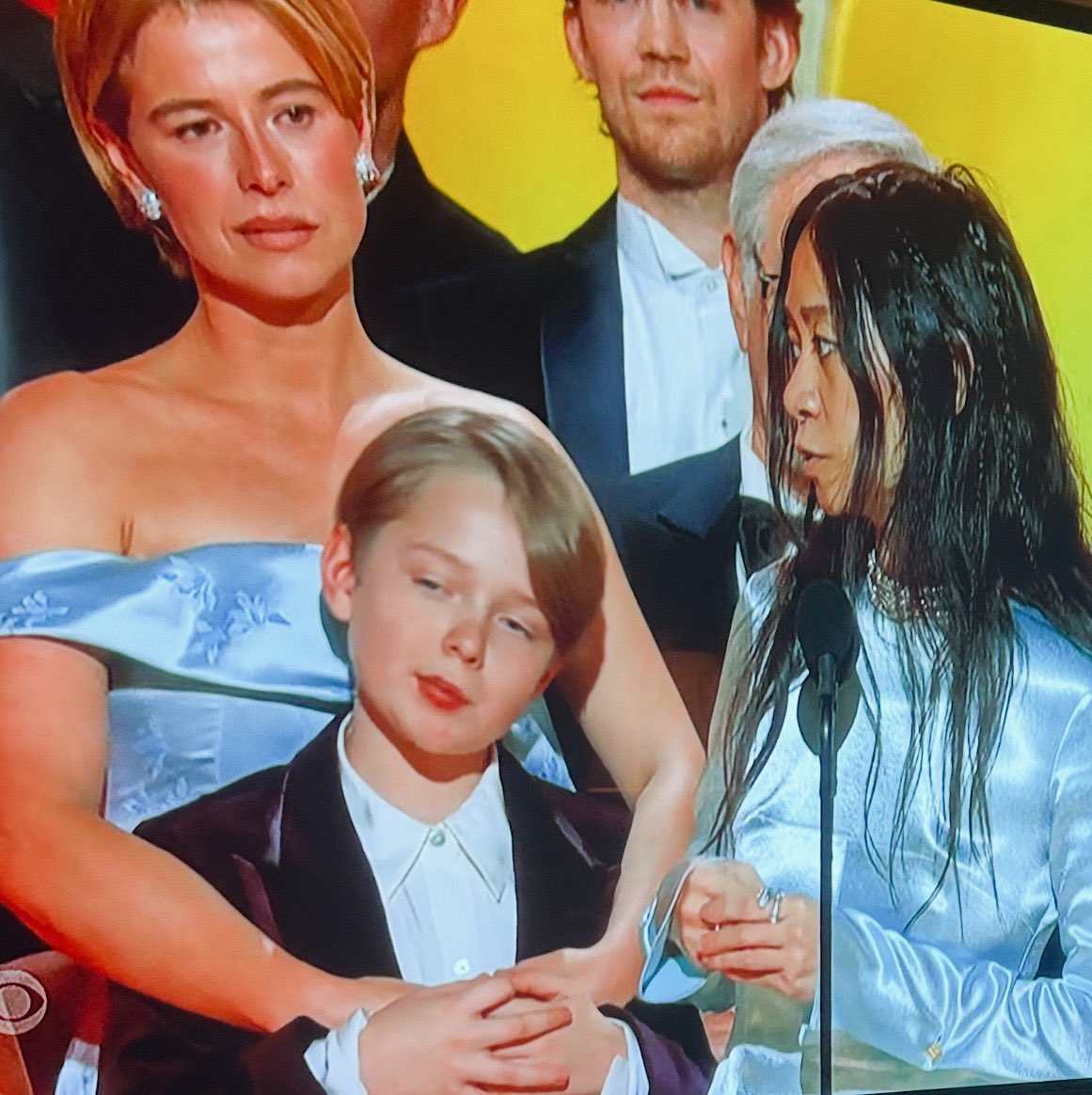 petertravers's tweet image. No argument that Hamnet had the stuff to compete for the Golden Globe as best drama. But am I alone in thinking that Sinners deserved that big prize instead of being shoved to the back of the Globe bus for an absurd prize as best box-office achievement?