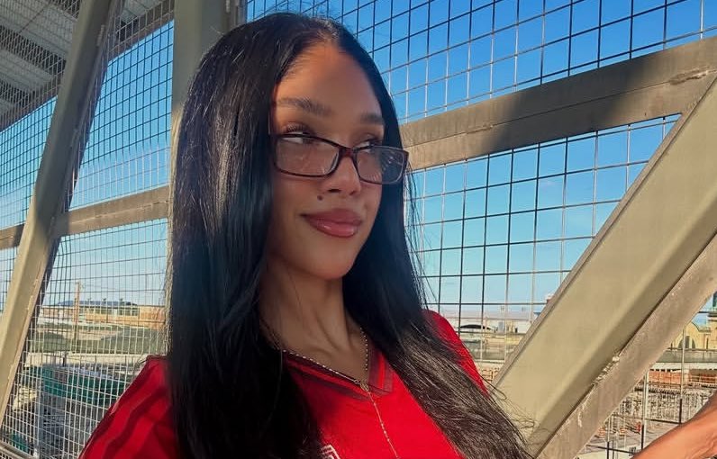 lesbianilya's tweet image. let’s focus on women let’s talk about who really matters