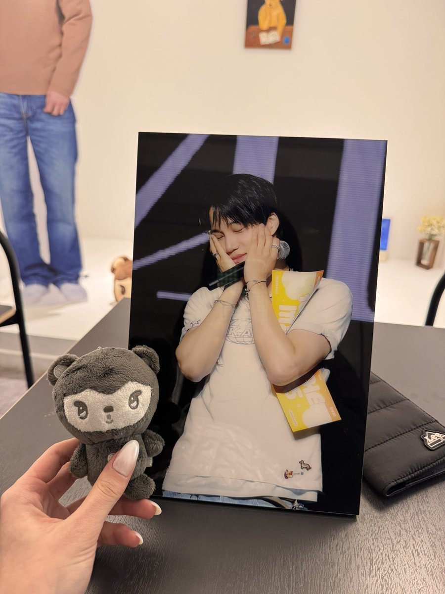 Jinnijong's tweet photo. It was my first time attending a birthday event. The atmosphere was lovely, and I was so lucky to get this frame 😍! Thanks for organizing! 
@KAI_HEART_114 @KimJonginBar 
#KAI_THE_SPACE #카이의_세겨
#2026_HAPPY114DAY https://t.co/ibsNRJYnV8
