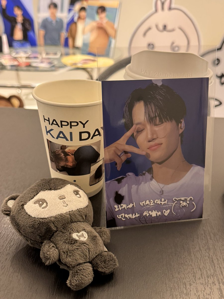 Jinnijong's tweet photo. It was my first time attending a birthday event. The atmosphere was lovely, and I was so lucky to get this frame 😍! Thanks for organizing! 
@KAI_HEART_114 @KimJonginBar 
#KAI_THE_SPACE #카이의_세겨
#2026_HAPPY114DAY https://t.co/ibsNRJYnV8