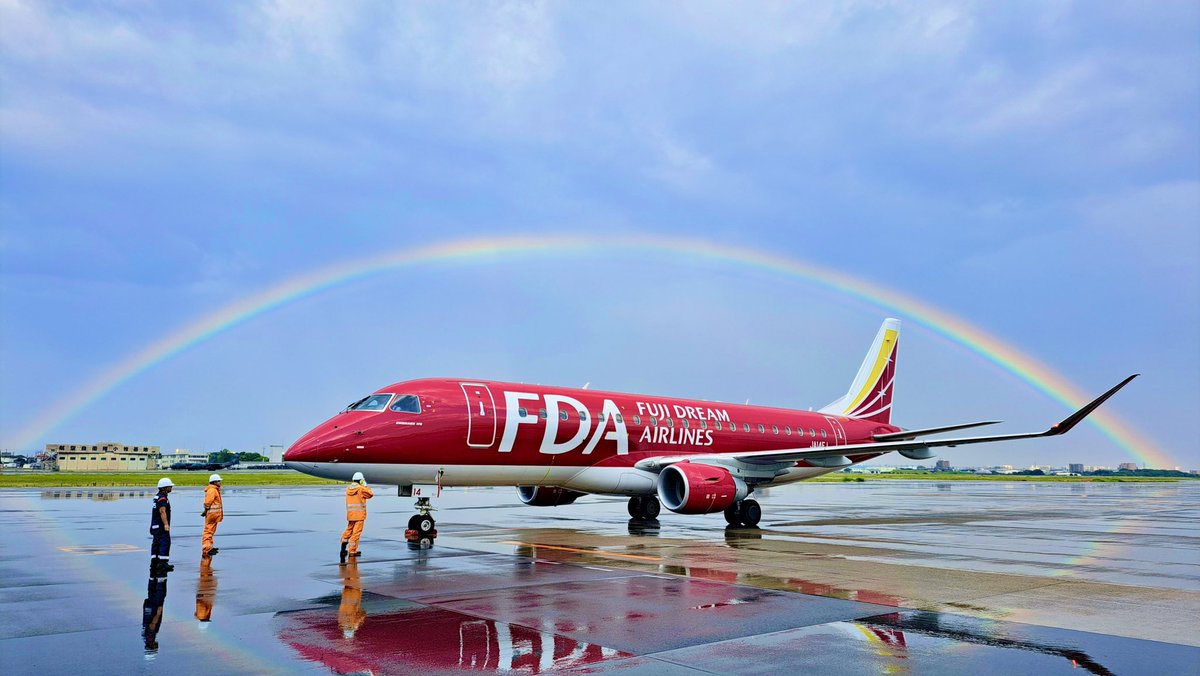 FDA_fujidream's tweet photo. 新成人の皆さま、
おめでとうございます🛫

個性を出してカラフルに生きてください🌈

#成人の日2026 https://t.co/a8J0NHWoyh