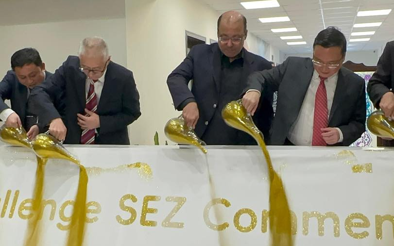 Punjab boosts high-value textiles! Two new factories open in the Challenge Special Economic Zone, creating jobs and introducing advanced fabric production for the first time in Pakistan. A big step toward stronger exports and modern industry🚀
 #Punjab #TextileIndustry #MadeInPa