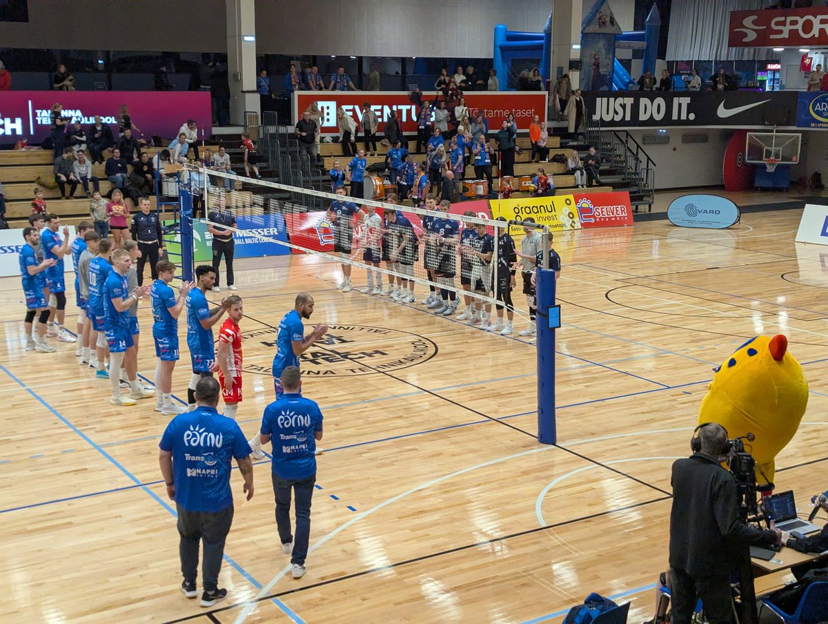 suu_cutart's tweet photo. エストニア🇪🇪バレーボール🏐
#Selver x TalTech のHG
相手チームは #Pärnu Võrkpalliklubi
楽しかったです!
天井が低いが、天井に当たったらアウト扱いがもったいない😖
一夜明け、何となくプロフ確認したら、pärnuてTimoとMärtがいたとこなやいかい!
繋ぎがめちゃ良かった https://t.co/3JZoPDUOrX