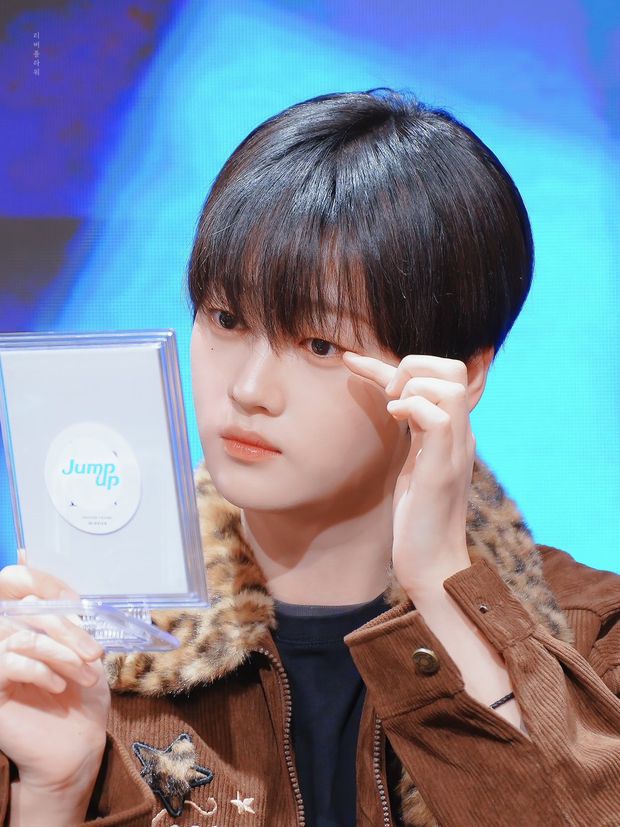 ๐น๐๐๐๐ ๐ญ๐๐๐๐๐ tweet media