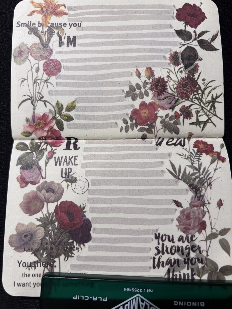 シール貼ってちょこっと線引くだけでも楽しい