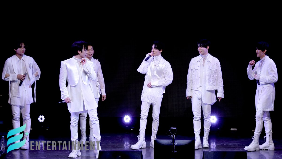 ELASTofficial's tweet image. [🎥]
⠀
E'LAST(엘라스트) - '하얀 고백 (Lately)'｜「E'LAST 2025 WINTER PARTY IN TOKYO」STAGE VIDEO
⠀
🔗 youtu.be/HQGFxRLHZdA
⠀
#ELAST #엘라스트 #エラスト