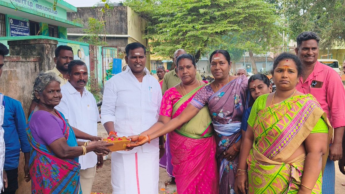 AKSaiJSaravanan's tweet photo. எனது ஊசுடு தொகுதிக்குட்பட்ட கூடப்பாக்கம்  மந்தவெளி பகுதியில் சுமார் 20 ஆண்டு கோரிக்கையான கழிவு நீர் வாய்க்கால் அமைக்கும் பணிக்கு அரசாணை பெற்று, அதற்கான பூமி பூஜை நிகழ்ச்சியில் அதிகாரிகள் மற்றும் பொதுமக்களுடன் கலந்து கொண்டேன். @BJP4Puducherry @mansukhmandviya @AmitShah https://t.co/2DMzA5W1Uf