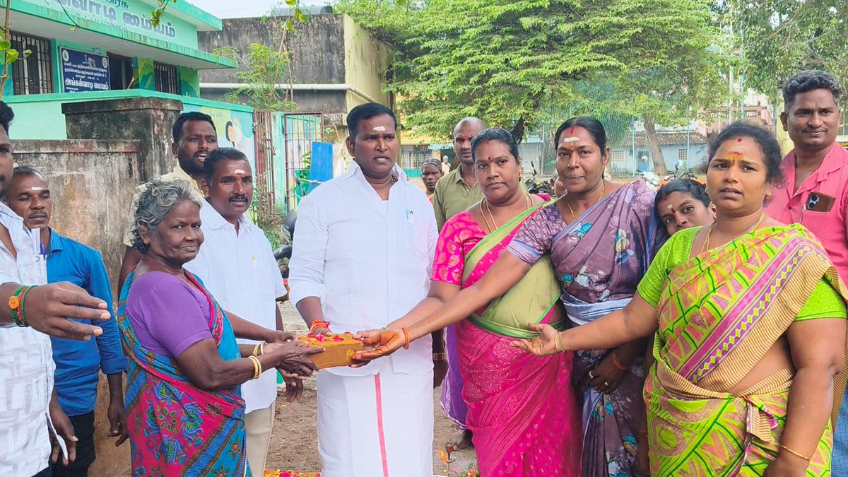 AKSaiJSaravanan's tweet photo. எனது ஊசுடு தொகுதிக்குட்பட்ட கூடப்பாக்கம்  மந்தவெளி பகுதியில் சுமார் 20 ஆண்டு கோரிக்கையான கழிவு நீர் வாய்க்கால் அமைக்கும் பணிக்கு அரசாணை பெற்று, அதற்கான பூமி பூஜை நிகழ்ச்சியில் அதிகாரிகள் மற்றும் பொதுமக்களுடன் கலந்து கொண்டேன். @BJP4Puducherry @mansukhmandviya @AmitShah https://t.co/2DMzA5W1Uf