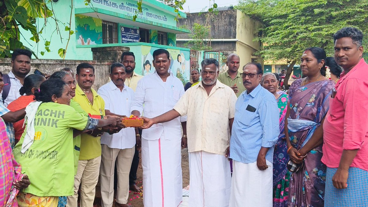 AKSaiJSaravanan's tweet photo. எனது ஊசுடு தொகுதிக்குட்பட்ட கூடப்பாக்கம்  மந்தவெளி பகுதியில் சுமார் 20 ஆண்டு கோரிக்கையான கழிவு நீர் வாய்க்கால் அமைக்கும் பணிக்கு அரசாணை பெற்று, அதற்கான பூமி பூஜை நிகழ்ச்சியில் அதிகாரிகள் மற்றும் பொதுமக்களுடன் கலந்து கொண்டேன். @BJP4Puducherry @mansukhmandviya @AmitShah https://t.co/2DMzA5W1Uf