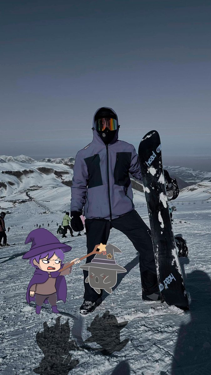 cryptoshi_eth's tweet image. challenge "Random picture with magic✨"

- choose random photo from gallery 
- explain what are you doing on photo
- add magic mascot

I was tryna learn snowboarding first time