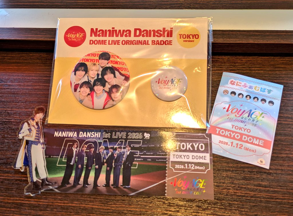 無事に会場特典のステッカー＆チケット風カード＆東京会場限定缶バッチ