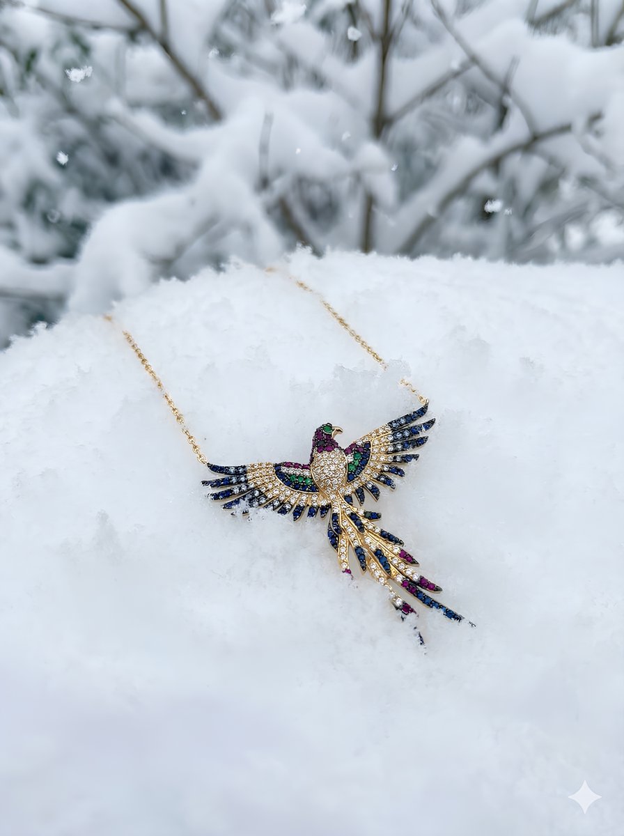 beriotparis's tweet photo. Snow outside. Fire within.
The Phoenix knows how to start a new year. ❄️🔥
#BERIOT #PhoenixNecklace #WinterVibes #NewYearEnergy #LuxuryJewelry #Rebirth #SnowMood https://t.co/wDPiJsinHh