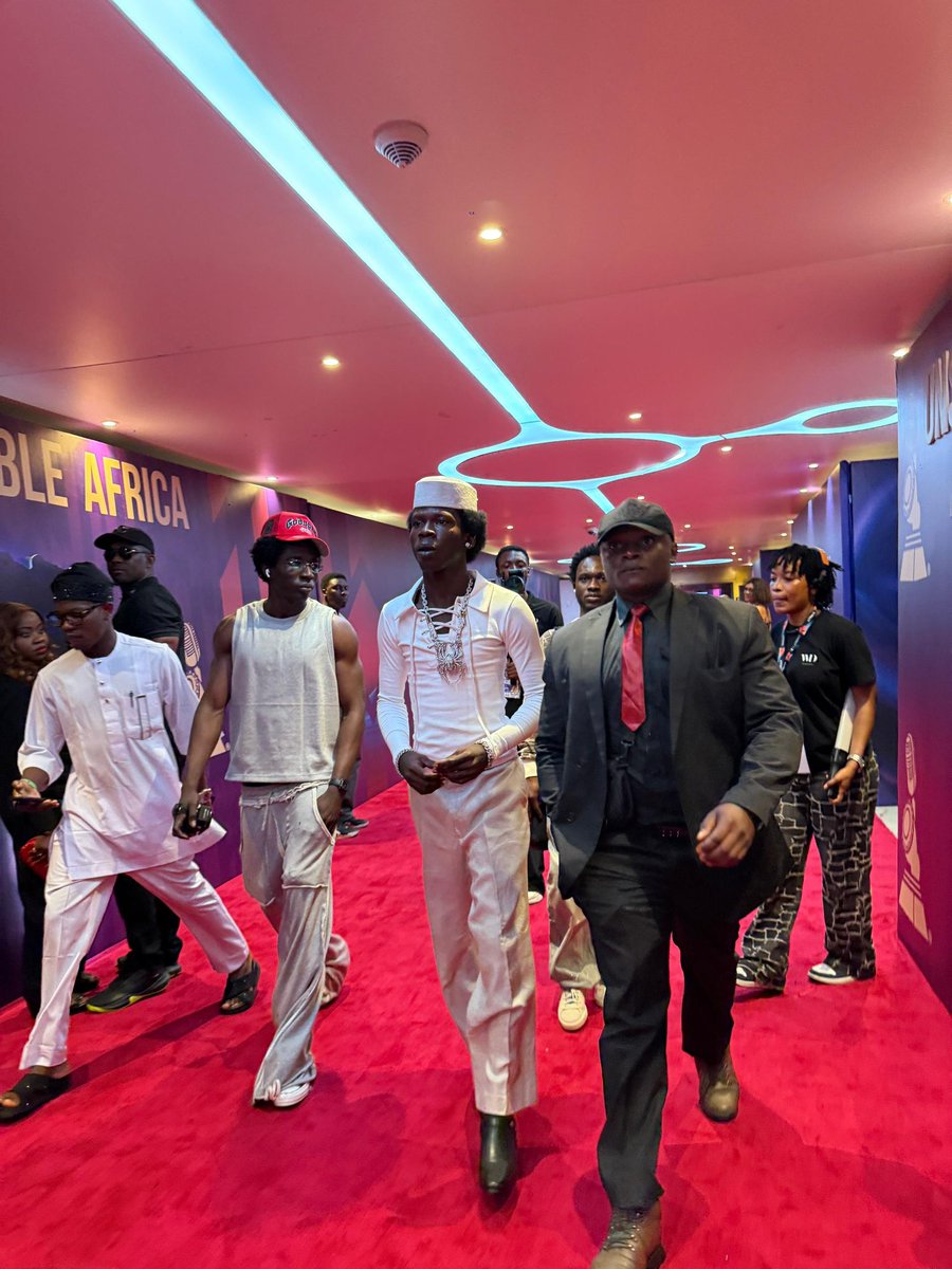 Seyi vibez on the red carpet at the AFRIMA event 🔥❤️