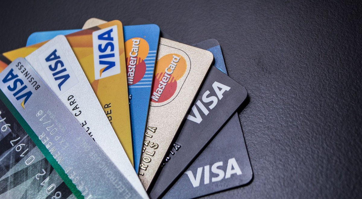 coinbureau's tweet photo. 📌 TRUMP SETS JAN 20 DEADLINE ON CREDIT CARD RATES

Trump says credit card issuers must keep rates at 10% by Jan. 20 or face legal consequences.