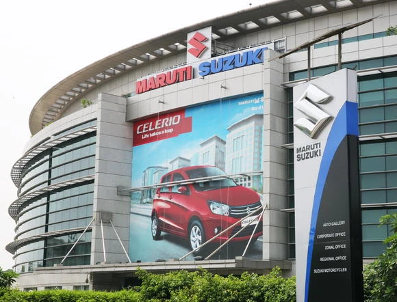 PluginJourneys's tweet image. #MarutiSuzuki approves land for major capacity expansion! The board okayed acquiring land in Gujarat for a new plant with up to 1 million units/year capacity, a move that will help scale future EV and hybrid production as demand grows. 
#EVNews #EVProduction #ElectricVehicles