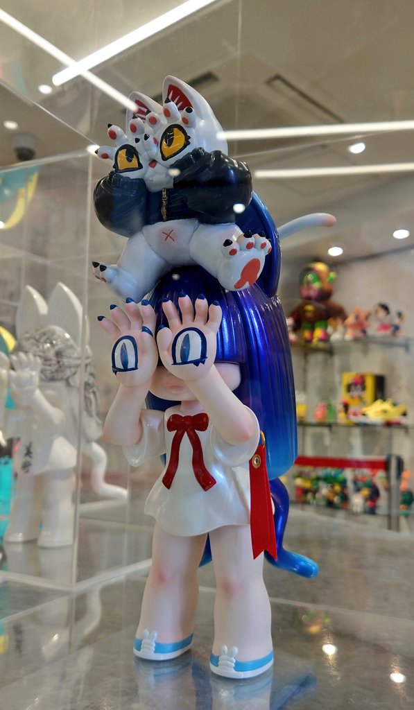 222”GRAPE BRAIN 22nd ANNIV FEST 18日まで、新宿で展示されています